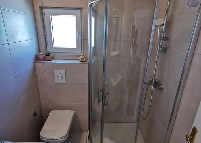 Appartement Vana 1 *